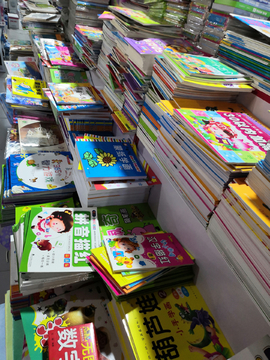 学生学习文化用品 工具与素养的双重塑造